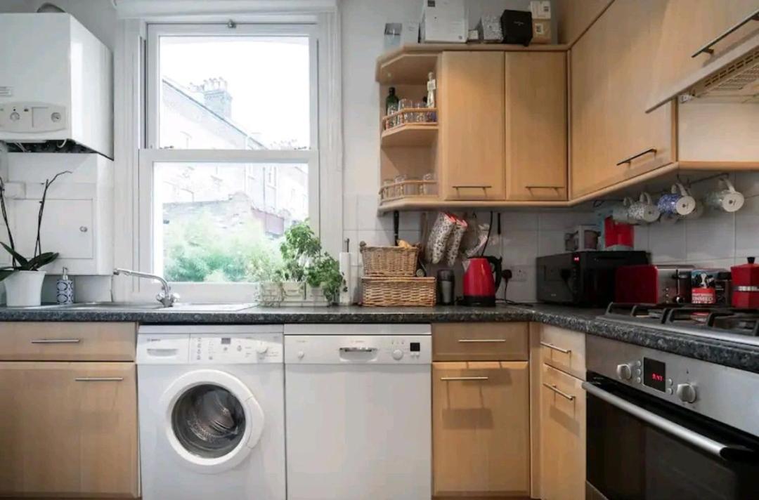 Stylish Room With Private Bath & Terrace In Super Central Clapham Junction Minutes From Victoria, Waterloo London Ngoại thất bức ảnh